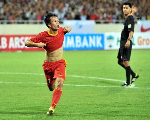 Le club football ARSENAL termine sa tournée au Vietnam  - ảnh 1