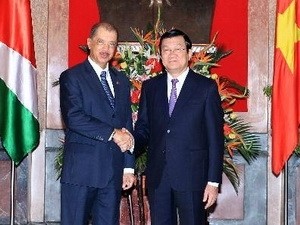 Fin de la visite officielle du président des Seychelles au Vietnam  - ảnh 1