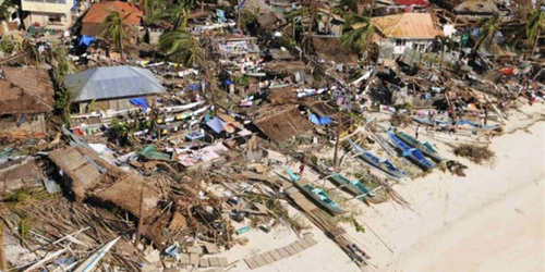 Poursuite des aides en faveur de Vietnamiens aux Philippines après le passage de Haiyan - ảnh 1