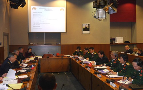 La 4ème session de la commission mixte de coopération défensive Vietnam-France - ảnh 1