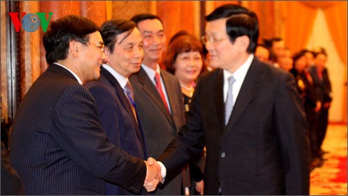 Le président vietnamien nomme 22 nouveaux ambassadeurs - ảnh 1