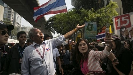Thaïlande: l’opposition accentue la pression à la veille des élections  - ảnh 1