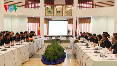 Ouverture de la 13ème session de la commission mixte Vietnam-Cambodge - ảnh 1