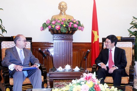 Un assistant du secrétaire d’Etat américain reçu par Pham Binh Minh - ảnh 1