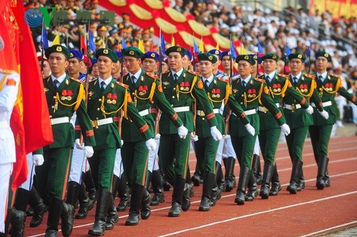 L'imposante parade militaire célébrant les 60 ans de la victoire de Dien Bien Phu - ảnh 5
