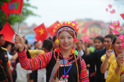 L'imposante parade militaire célébrant les 60 ans de la victoire de Dien Bien Phu - ảnh 19