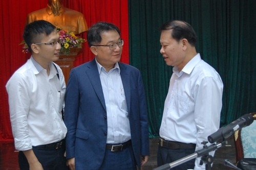 Le gouvernement vietnamien accompagne les entreprises étrangères   - ảnh 1