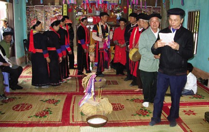 Les rituels d’invocation à la paix des Dao Thanh Y - ảnh 1