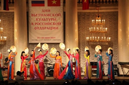Les journées culturelles vietnamiennes en Russie 2014 - ảnh 1