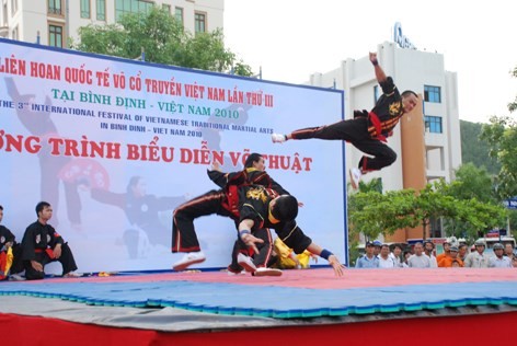 Clôture du 5è Festival international des arts martiaux Vietnam 2014 - ảnh 1