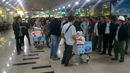 33 travailleurs vietnamiens supplémentaires évacués de Libye - ảnh 1