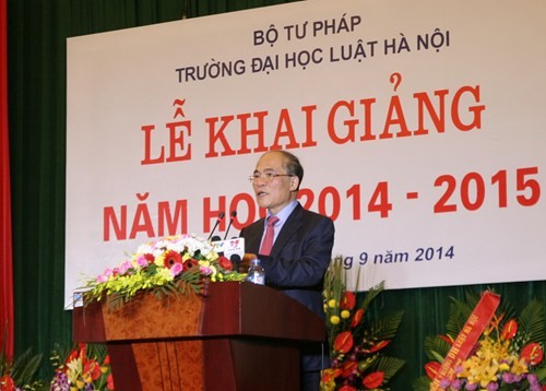 Nguyen Sinh Hung : il faut des cadres juridiques fidèles au Parti et compétents - ảnh 1