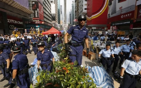 Hong Kong : le quartier des contestataires évacué - ảnh 1