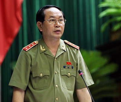 Le ministre de la sécurité publique rencontre l’électorat de Ninh Binh - ảnh 1
