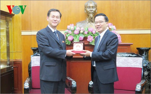 Une délégation de l’association d’amitié Vietnam-RPD de Corée à Hanoï - ảnh 1