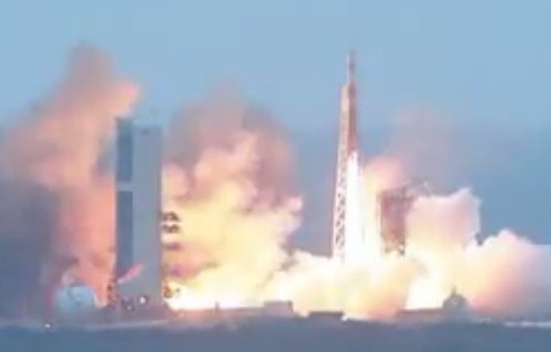 Orion: La Nasa a réussi à lancer la capsule pour son premier vol d'essai - ảnh 1