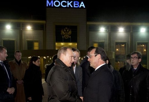 Hollande à Moscou pour une rencontre de dernière minute avec Poutine - ảnh 1