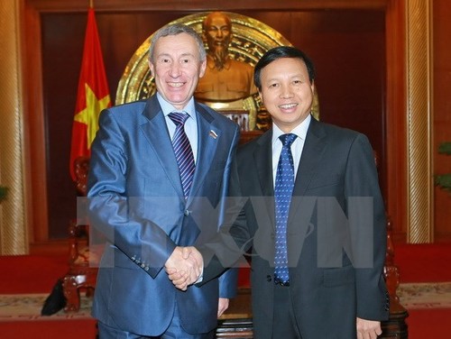 Une délégation du parti Russie unie en visite au Vietnam - ảnh 1