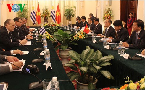 Le président de la chambre basse uruguayenne achève sa visite au Vietnam - ảnh 1