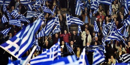 Les Grecs se rendent aux urnes pour élire un nouveau Parlement - ảnh 1