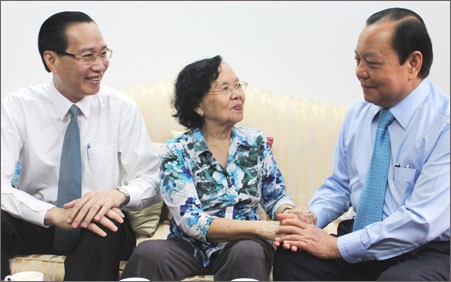 60e anniversaire de la journée des médecins vietnamiens (27 février) - ảnh 2