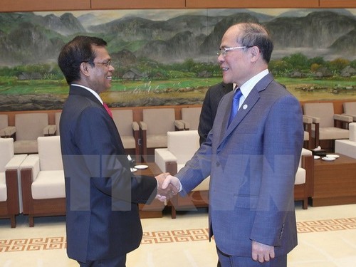 Le président du Parlement des Maldives reçu par Nguyen Sinh Hung - ảnh 1