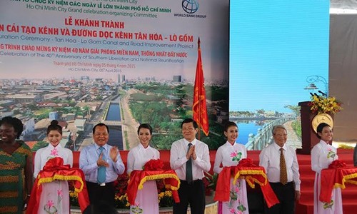 Inauguration du projet de réhabilitation du canal Tan Hoa-Lo Gom - ảnh 1