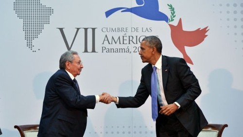 Le tête-à-tête historique entre Barack Obama et Raul Castro - ảnh 1