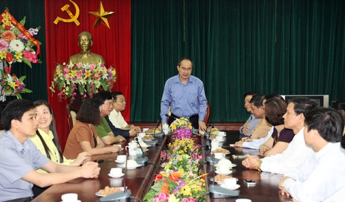 Nguyen Thien Nhan travaille avec l’antenne du FPV de Phu Tho - ảnh 1