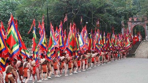 La fête des rois Hung, un moment de communion patriotique - ảnh 1