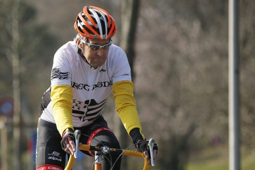  John Kerry se casse la jambe dans un accident de vélo en France - ảnh 1