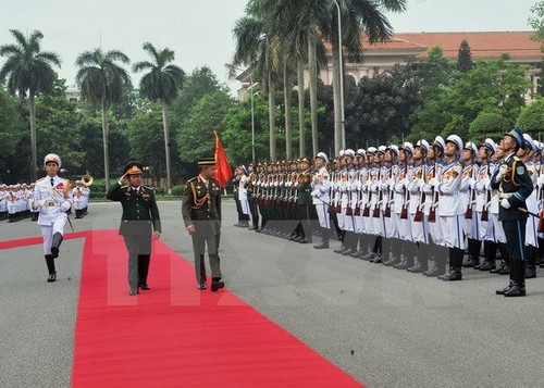 Le commandant des forces armées du Brunei en visite au Vietnam - ảnh 1