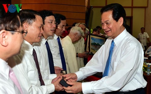 Nguyên Tan Dung: la presse contribue activement au développement national - ảnh 1