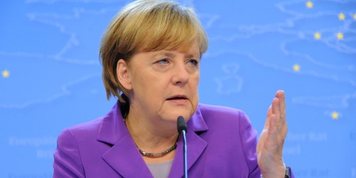 Merkel : "Si l'euro échoue, l'Europe échoue"  - ảnh 1
