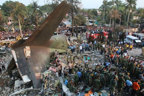 Indonésie : au moins 116 morts dans le crash d'un avion militaire - ảnh 1