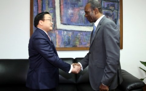Le vice-Premier ministre Hoang Trung Hai au Mozambique - ảnh 1
