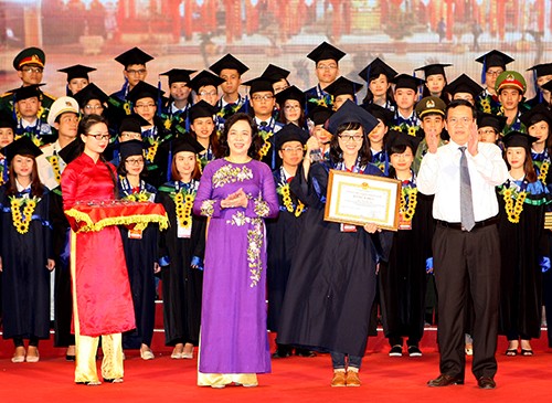 Đào Hải Hà, lauréate du concours d’entrée à l’université des langues de Hanoï  - ảnh 1