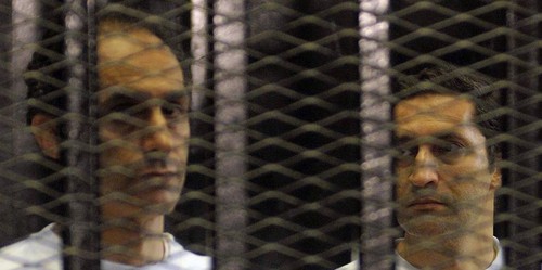 La justice égyptienne ordonne la remise en liberté des fils Moubarak - ảnh 1