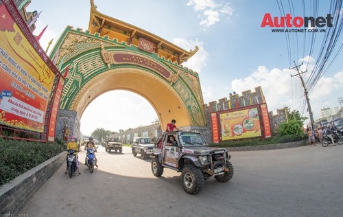 Binh Duong organise la course automobile Off-road internationale Vietnam 2015  - ảnh 1