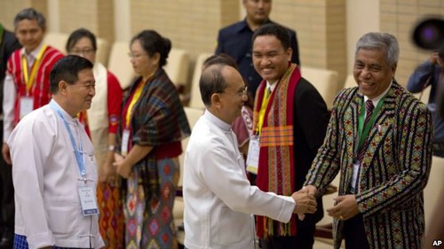 Compromis entre le gouvernement birman et les groupes armés sur le cessez-le-feu - ảnh 1