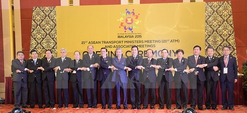 Renforcer la connexion ASEAN-Chine-Japon dans les transports - ảnh 1