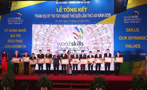 Honneur aux Vietnamiens primés au concours mondial des métiers 2015 - ảnh 1