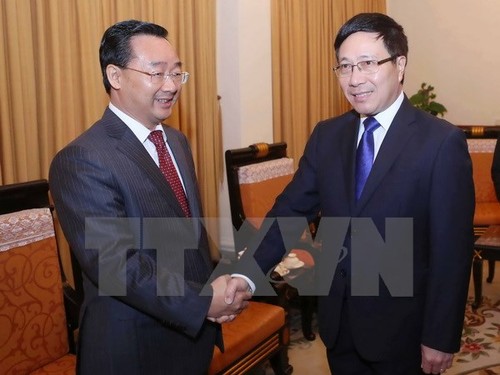 Pham Binh Minh reçoit des responsables chinois et sri-lankais - ảnh 1
