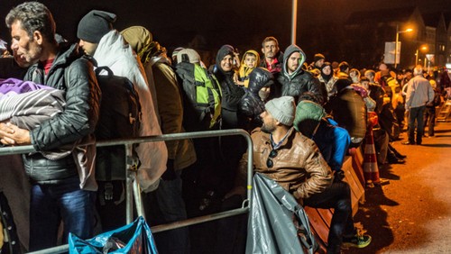 Le nombre d'arrivées de migrants en Europe proche du million en 2015 - ảnh 1