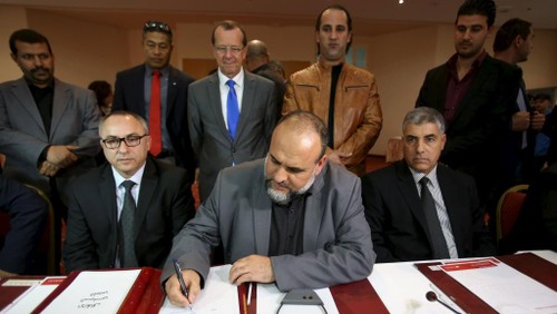 Libye: des responsables de 24 localités signent l'accord parrainé par l'ONU - ảnh 1
