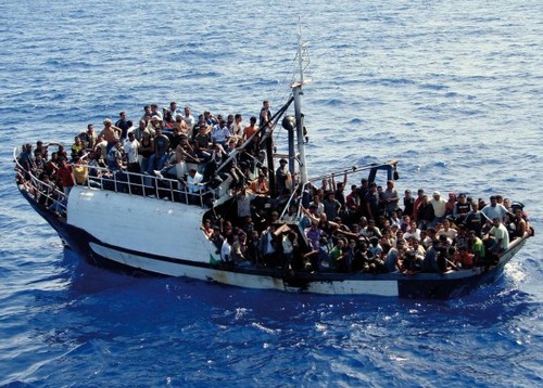 Plus d'un million de migrants ont traversé la Méditerranée en 2015 - ảnh 1