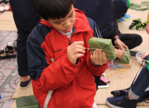 Des « bánh chưng » pour les enfants des régions reculées - ảnh 6