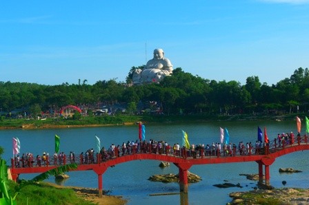 An Giang a reçu près de 600.000 visiteurs durant la période du Tet - ảnh 1