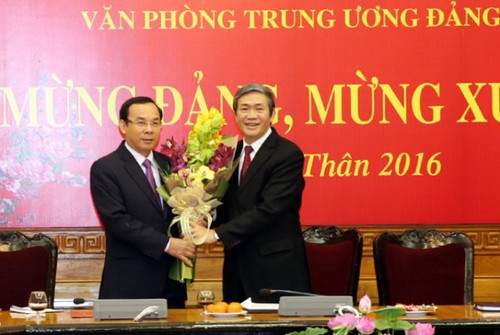 Nguyen Van Nen nommé chef du bureau du CC du PCV - ảnh 1