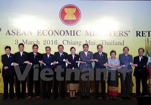 ASEAN : ouverture de la 22ème conférence restreinte des ministres de l'Economie - ảnh 1